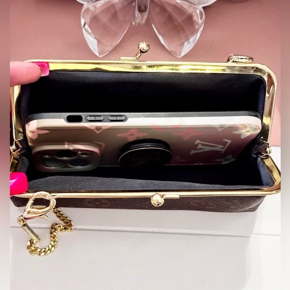 SOLD Vintage Louis Vuitton Kisslock Purse w COA - Picture 12 of 13